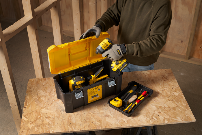 STANLEY ESSENTIAL toolbox 485x251x248mm 16.8l